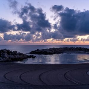 Beach Scenery - Peaceful sunrise over Comunidad Valenciana beach #29009123
